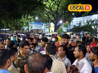 হাসপাতাল চত্বরে উত্তেজনা