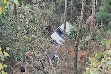 Mirik Accident Update: ভাইফোঁটার জন্য বোনকে নিয়ে বাড়ি ফিরছিলেন, তখনই খাদে গাড়ি! মিরিকে দুর্ঘটনায় মৃত বেড়ে ৪