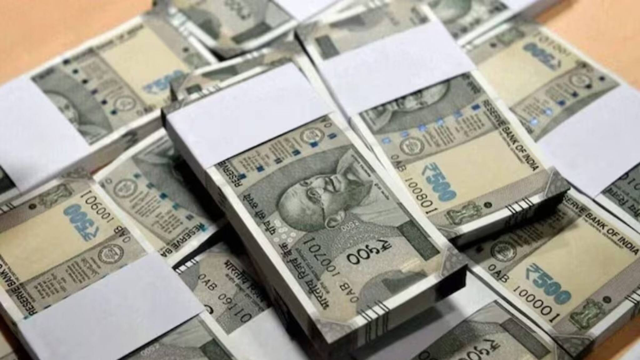 ঘরে বসে মাসে লাখ টাকা আয়! সামান্য কয়েক টাকায় শুরু করুন 'এই' কাজ