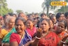 বাপের বাড়ি থেকে স্ত্রীকে ডেকে এনে মাথা থেঁতলে খু*ন! নিজের জীবনও শেষ করে দিল স্বামী