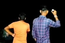 রাতের অন্ধকারে কী ঘটছে এই গ্রামে? টর্চ হাতে রাস্তায় গ্রামবাসীরা! চোখে মুখে আতঙ্ক