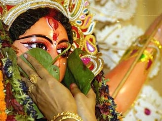 রাত পোহালেই বিজয়া দশমী! ভুলেও খাবেন না এই ১ ফল ও ৭ সবজি! অভাবে রোগে লন্ডভন্ড হবে জীবন!