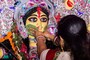 রাত পোহালেই বিজয়া দশমী! বরণডালায় রাখুন ‘এই’ জিনিসগুলি! দশভুজাকে এভাবে বরণ করলে অর্থবৃষ্টি