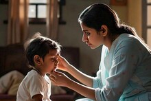 কাঁচা হলুদ-কর্পূর-দুধের অব্যর্থ টোটকা! নিমেষে সাফ বাচ্চার বুকে জমে থাকা জেদি সর্দি-কাশি-কফ