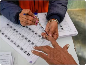 বাংলায় কবে 'SIR'? দিনক্ষণ জানাতে সোমবার সাংবাদিক বৈঠক নির্বাচন কমিশনের!