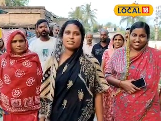 অভিযুক্তর শাস্তির দাবিতে পথে নামলেন গ্রামবাসীরা অভিযুক্তর শাস্তির দাবিতে পথে নামলেন গ্রামবাসীরা