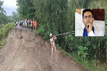 ‘কঠিন সময়ে কেউ একা নন’, কাঁধে কাঁধ মিলিয়ে জনপ্রতিনিধিদের কাজ করতে বার্তা অভিষেকের