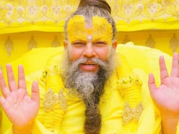 রিং ছেড়ে বেছে নিলেন নতুন জীবন! WWE তারকা রিঙ্কু  সিং এখন প্রেমানন্দ মহারাজের শিষ্য রিং ছেড়ে বেছে নিলেন নতুন জীবন! WWE তারকা রিঙ্কু  সিং এখন প্রেমানন্দ মহারাজের শিষ্য