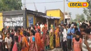 পেটি পেটি মদের বোতল নষ্ট করল গ্রামের মহিলারা 