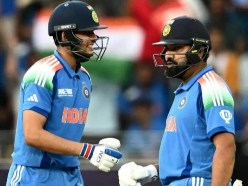 তবে এখন একমাত্র ফরম্যাটে খেলা রোহিত শর্মার কাছ থেকে অধিনায়কত্ব কেড়ে নেওয়ার পর এটা একেবারে স্পষ্ট হয়ে গেছে যে টিম ম্যানেজমেন্ট ও নির্বাচকরা ভবিষ্যতের লক্ষ্যে এখন এই সিনিয়র খেলোয়াড়দের পরবর্তী প্রজন্মকে বেশি অগ্রাধিকার দিচ্ছে।