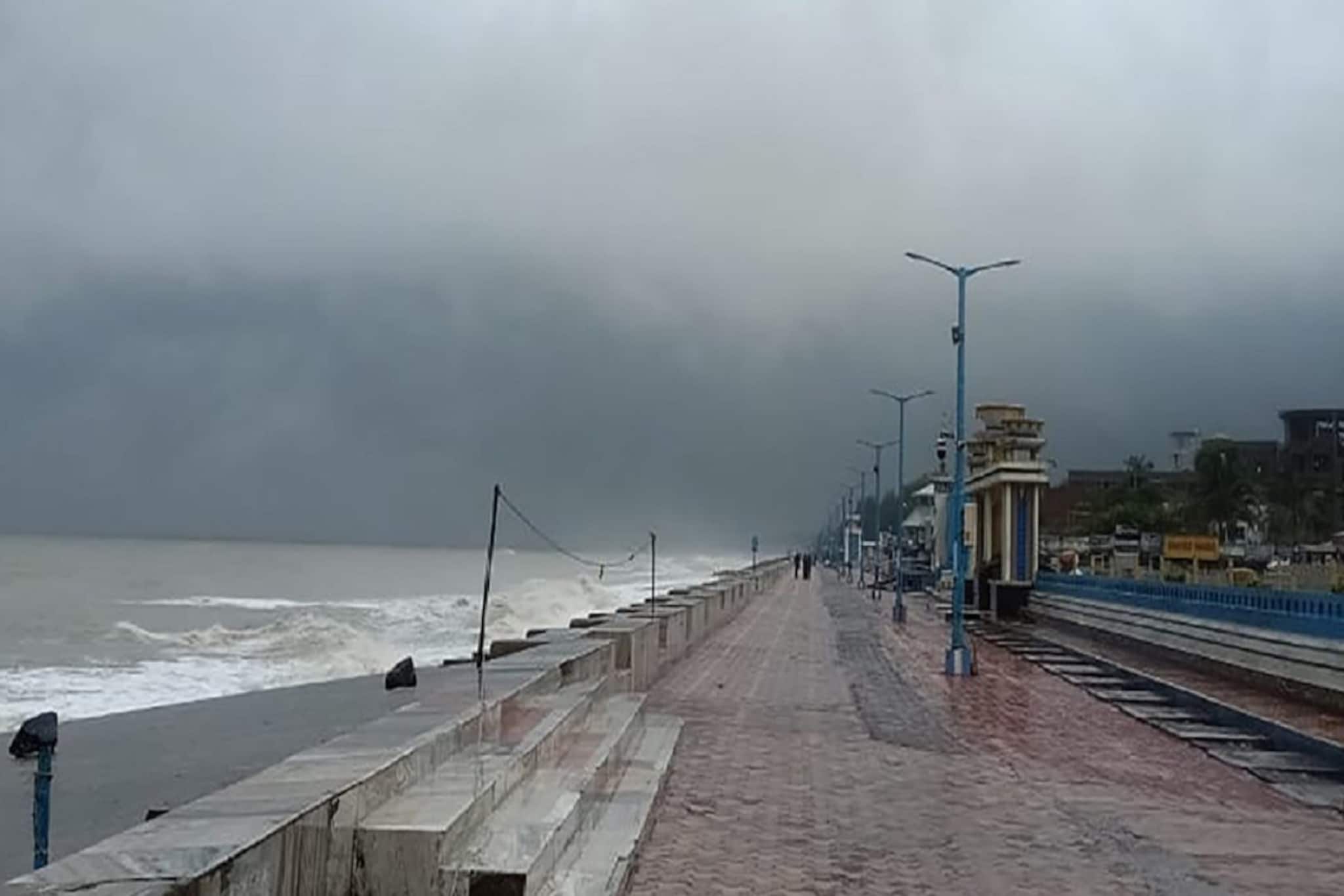 Cyclonic Circulation In Bay Of Bengal: বিদায় বেলাতেও বিরক্তি ধরাচ্ছে বৃষ্টি, এর মধ্যে বঙ্গোপসাগরে তোলপাড় করা আবহাওয়া, তৈরি হচ্ছে কোন অশনি