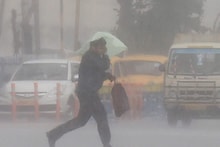 শেষ হচ্ছে না বৃষ্টির দাপট! কবে আসবে শীত? নভেম্বরেও চলবে বর্ষার ইনিংস? কী জানাল হাওয়া অফিস?