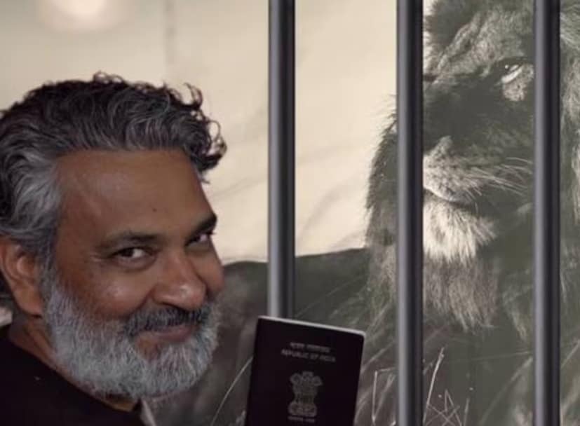 এদিকে এই ছবির নাম এখনও সোশ্যাল মিডিয়ায় কাঁপিয়ে দিচ্ছে। ভেতরে ভেতরে আলোচনা হচ্ছে যে এই ছবির নাম 'বারাণসী'। সম্প্রতি, আলোচনা চলছে যে, এই ছবির জন্য ৫০ কোটি টাকা ব্যয়ে একটি বারাণসীর সেটও তৈরি করা হয়েছে। প্রধান অংশগুলি বারাণসীতে শ্যুট করা হতে পারে। জানা গিয়েছে যে, মহেশের চরিত্রটি হিন্দু পুরাণভিত্তিক হবে। আরও গুরুত্বপূর্ণ বিষয় হল, এই ছবিটি রামায়ণের কিছু বস্তুর সন্ধানের সঙ্গে যুক্ত হবে।