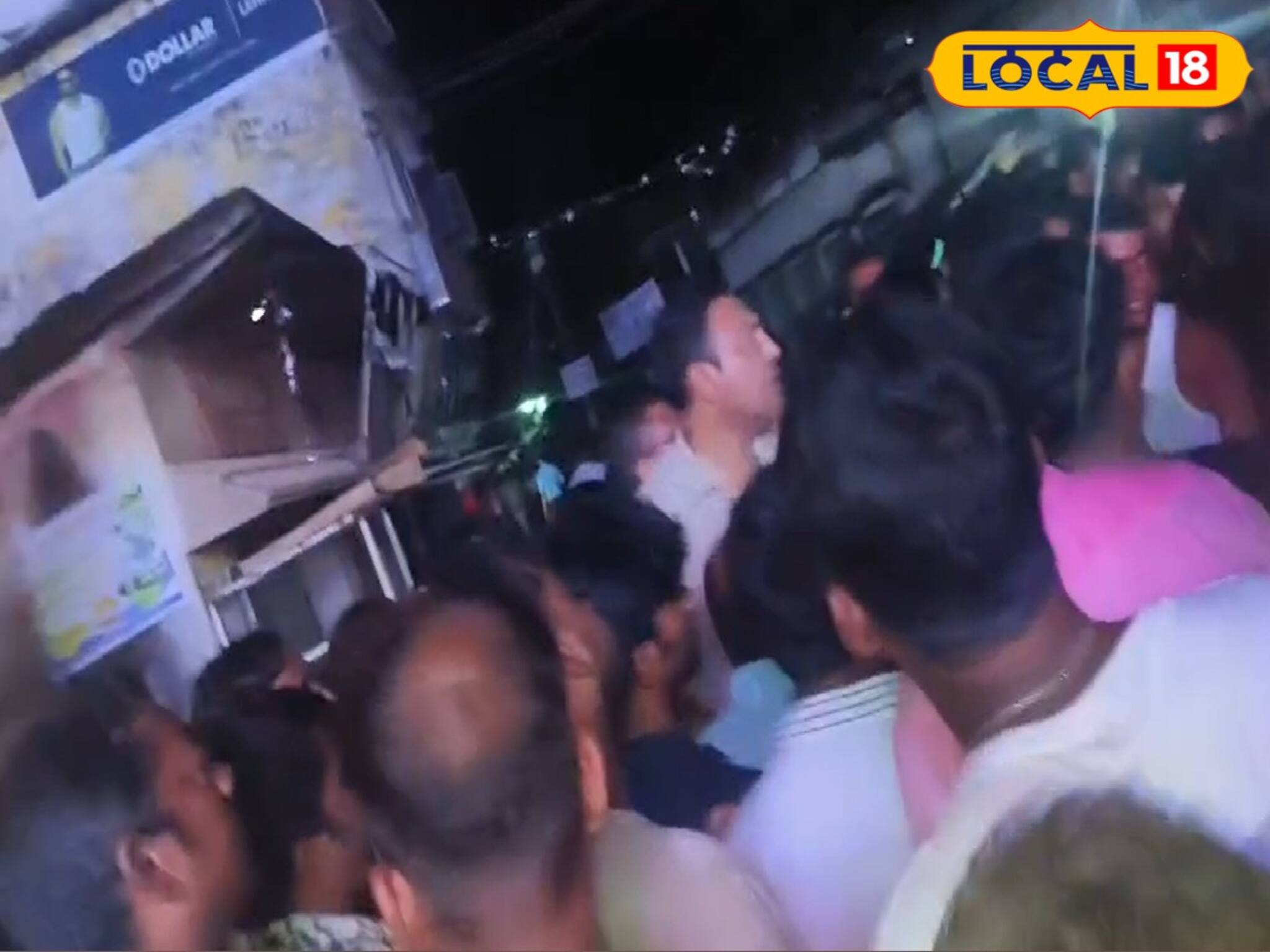 বিসর্জনের শোভাযাত্রায় ভিলেজ পুলিশের 'গুণ্ডামি'! শব্দবাজি ফাটানো নিয়ে হুলুস্থুল কাণ্ড