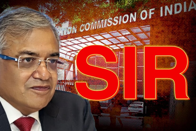 চূড়ান্ত তালিকা অনুযায়ী বিহারে এখন মোট ভোটারের সংখ্যা ৭.৪৩ কোটি। তাঁদের মধ্যে পুরুষ ৩.৯২ কোটি এবং মহিলা সাড়ে তিন কোটি। এ ছাড়া, ১৭২৫ জন তৃতীয় লিঙ্গের ভোটার আছেন বিহারে। ২০২০ সালে এই রাজ্যে মহিলা-পুরুষ ভোটার অনুপাত ছিল ৮৯৯:১০০০। এ বার প্রতি হাজার জন পুরুষে সাত জন মহিলা ভোটার কমেছে।