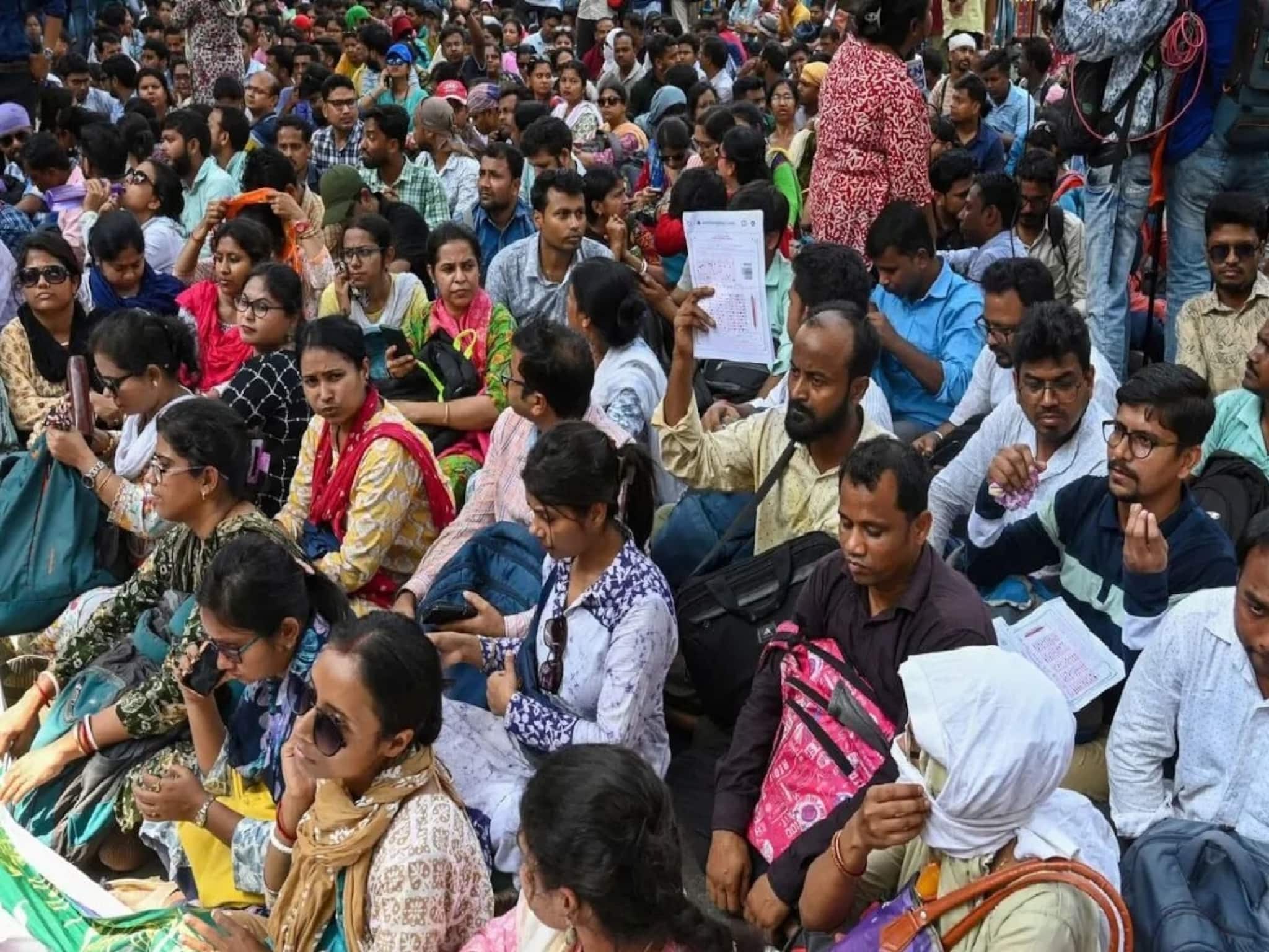 SSC Case Update: 'আমরা আরও বৃহত্তর আন্দোলনে যাব!' বিকাশ ভবনের বাইরে একাদশ-দ্বাদশের নতুন চাকরিপ্রার্থীদের বিক্ষোভ