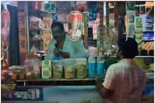 ক্রেতাদের মন জয় করতে দোকানেই গান! চা ওয়ালার ভাইরাল ভিডিও