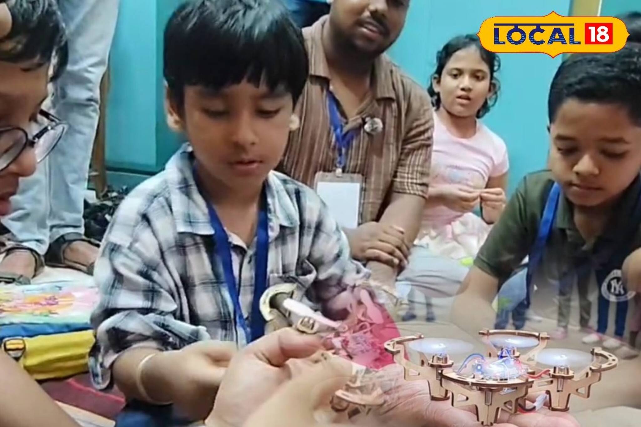 অ-এ অজগর, ট-এ টেকনোলজি! এআই, রোবোটিক্স, ড্রোন মেকিংয়ের হাতে কলমে প্রশিক্ষণ