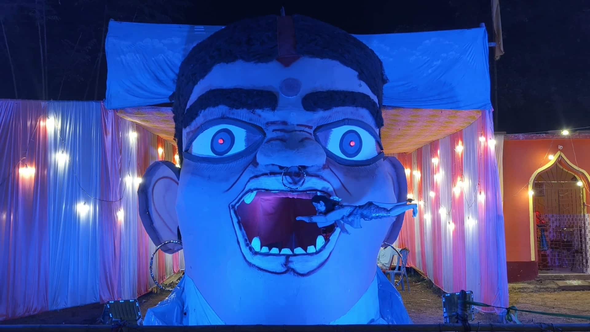 রামায়ণের সুরসা রাক্ষসী দেবী থিমে কালী পুজোর মণ্ডপ