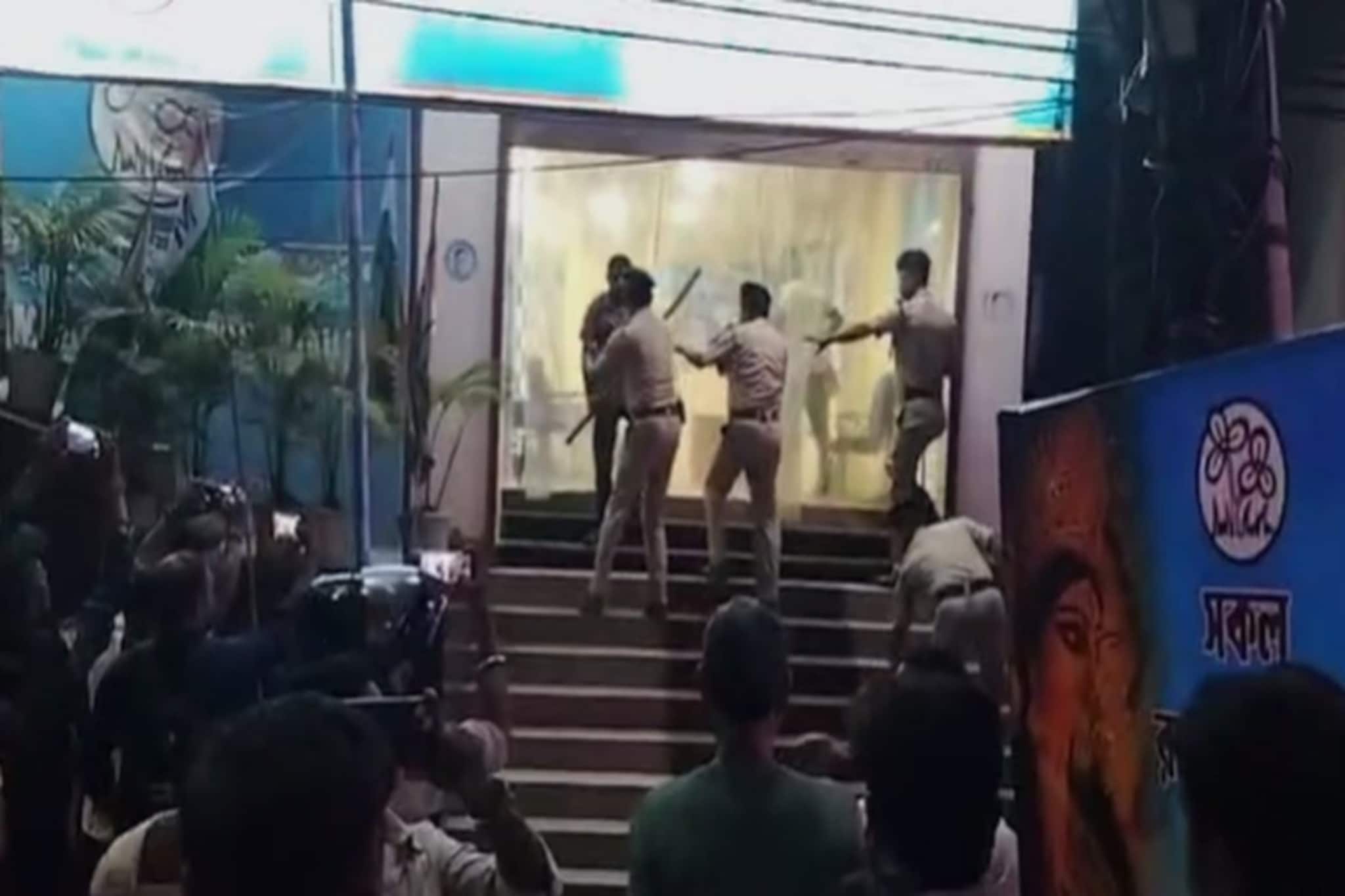 আগরতলায় তৃণমূলের রাজ্য দফতর তছনছ,অভিযুক্ত বিজেপি!বুধবারই ত্রিপুরায় তৃণমূলের প্রতিনিধি দল