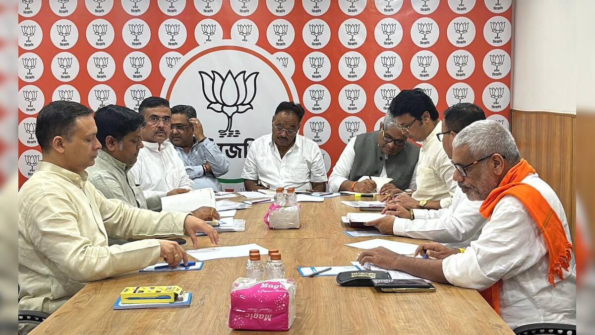 BJP West Bengal: দশমীর পরেই নির্বাচনের প্রস্তুতিতে নেমে পড়ল West Bengal বিজেপি, সল্টলেকে বৈঠক করলেন একাধিক নেতা