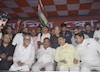 সন্তোষ মিত্র স্কোয়ারের পুজোর বিসর্জনে বিজেপির পতাকা ছিল না, কিন্তু আবহ ছিল পুরো রাজনৈতিক