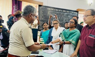 * থানা থেকে রাজভবন দিনভর ত্রিপুরায় চাপ তৈরির চেষ্টায় তৃণমূল