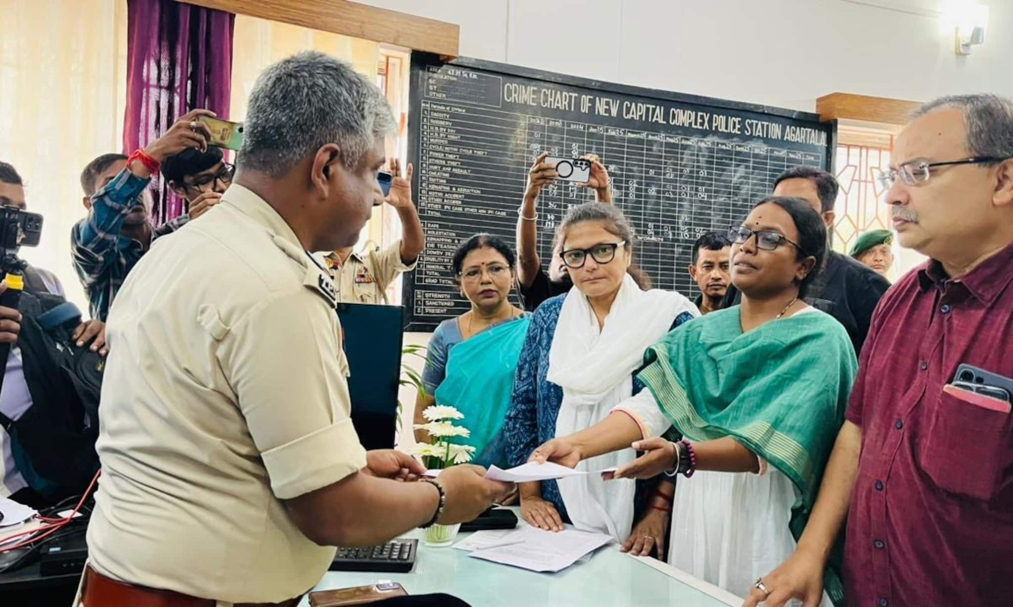 TMC in Tripura: তৃণমূলের পার্টি অফিসে হামলা! ঘটনায় থানা থেকে রাজভবন দিনভর ত্রিপুরায় চাপ তৈরির চেষ্টায় তৃণমূল