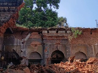 ভেঙে পড়ল বর্ধমানের মোহন্তস্হলের একাংশ, এই ঐতিহাসিক ক্ষেত্র নির্মাণের ইতিহাস অবাক করার মতো