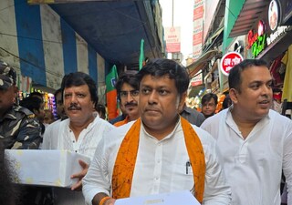 উত্তরবঙ্গের বন্যার্তদের জন্য সুকান্ত মজুমদারের ত্রাণ সংগ্রহে শুরু রাজনৈতিক তরজা, উঠে এলো বাম জামনার কৌটো প্রসঙ্গ 