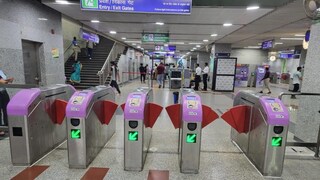 * হাওড়া ময়দান স্টেশনে যাত্রীদের সুবিধায় বাড়ল গেট