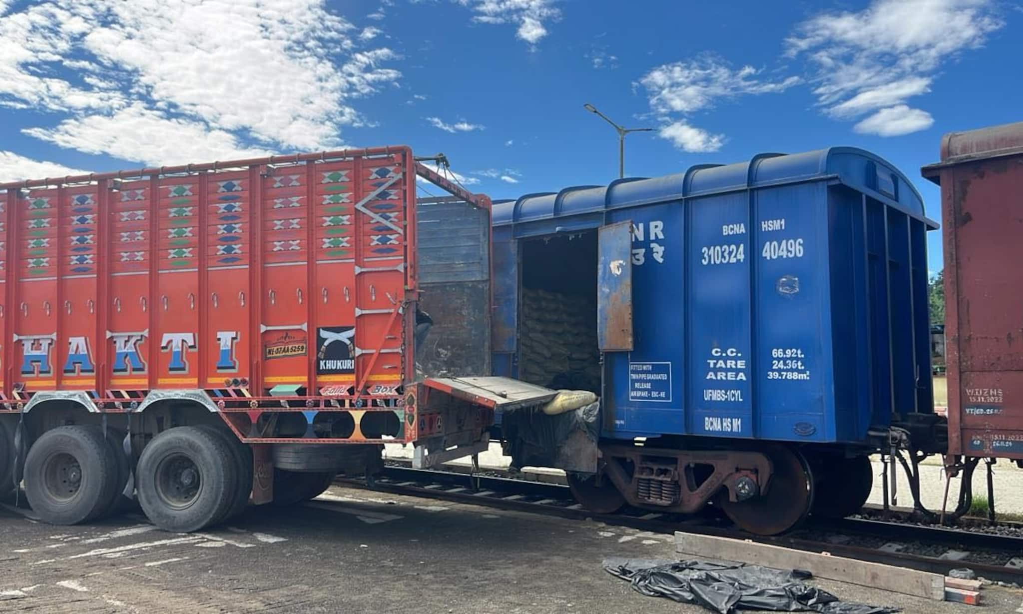 Indian Railways: উৎসবের মরশুমে বিরাট রেকর্ড গড়ল ভারতীয় রেল, কারা হবেন সবচেয়ে বেশি লাভবান, জানুন