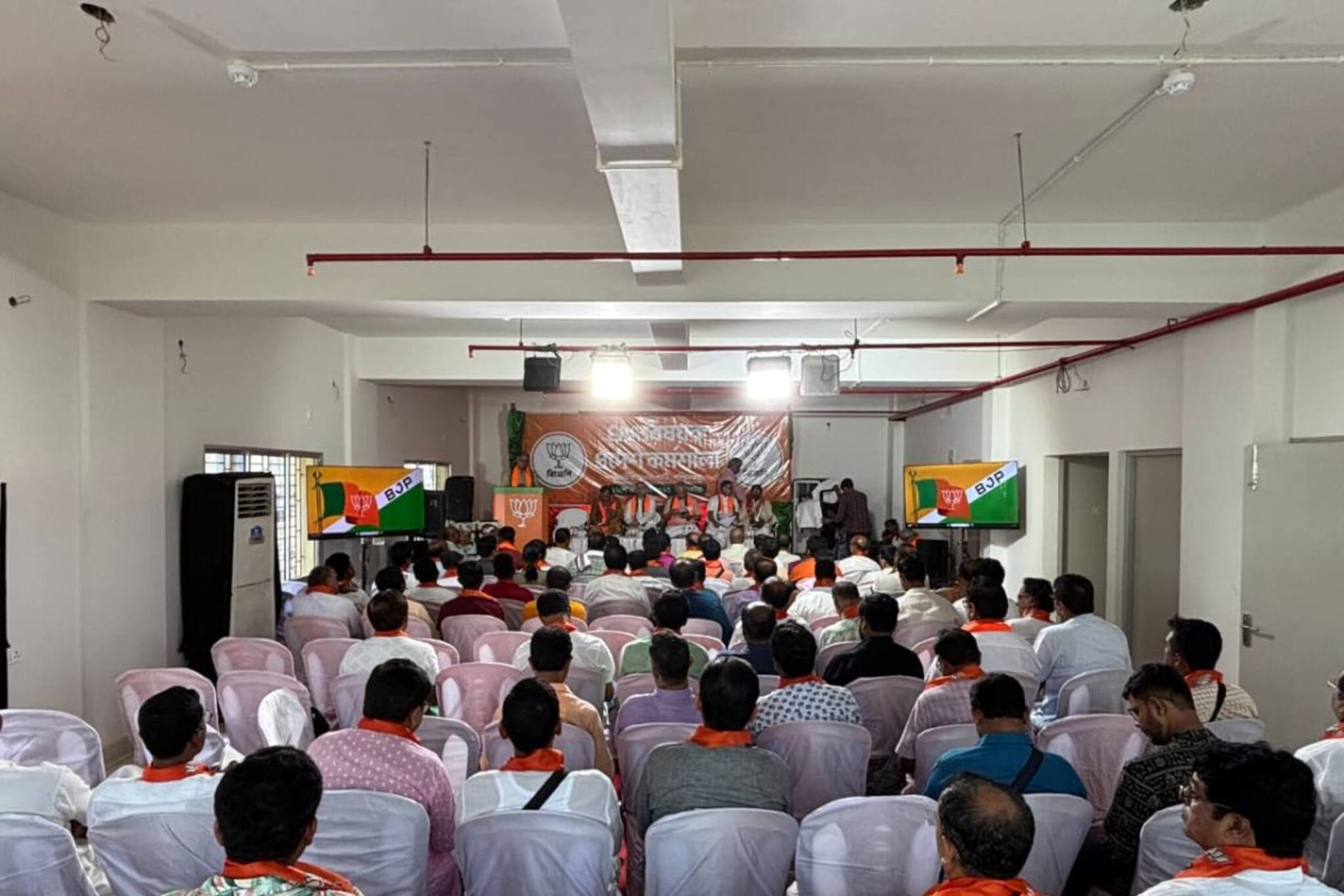 শুধু এসআইআর নয়, আগামী ভোটে বিজেপির আসল 'অস্ত্র' কী জানেন! রুদ্ধদ্বার বৈঠকে বড় সিদ্ধান্ত