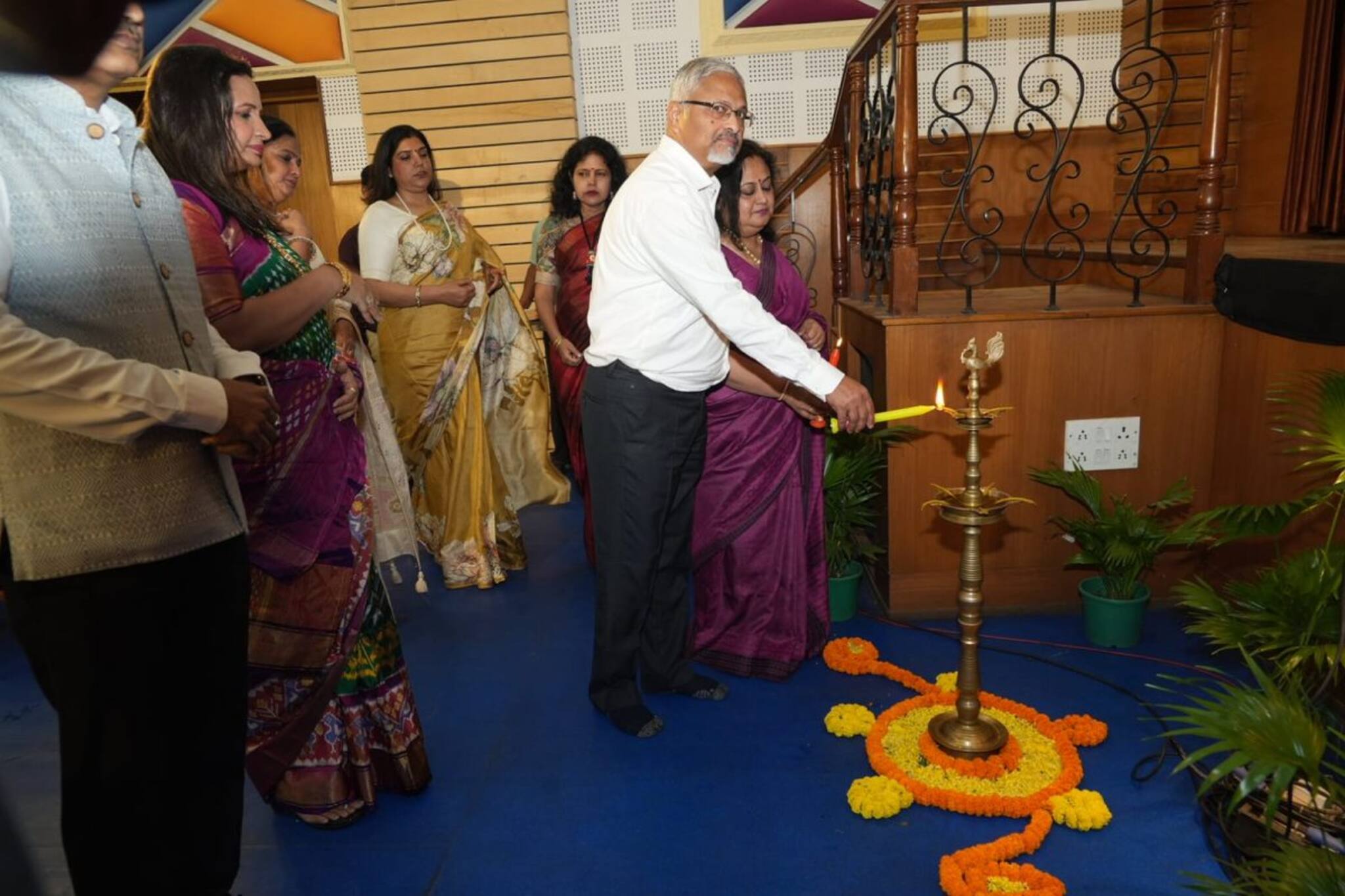 সারা বছরের এক কাজ একদিন বাদ, মডেল হয়ে র‍্যাম্প মাতালেন রেলকর্মীরা! কেন জানেন?