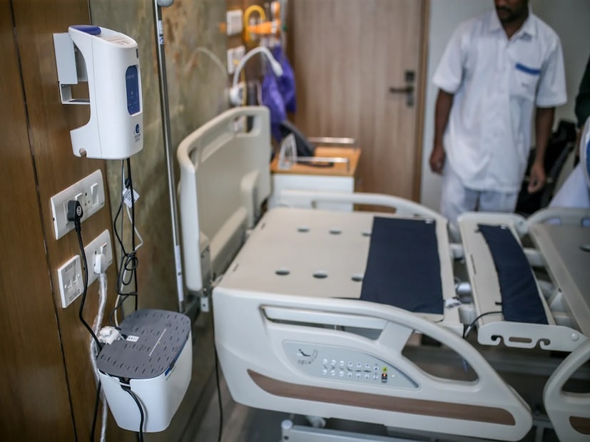 ঘটনায় গুরুতর আহত অবস্থায় ভরত মণ্ডল হরিশ্চন্দ্রপুর গ্রামীণ হাসপাতালে ভর্তি রয়েছেন। পলাতক কাকিমা গীতা মণ্ডল। ঘটনাটি ঘটেছে হরিশ্চন্দ্রপুর থানা এলাকার ইসলামপুর গ্রাম পঞ্চায়েতের ভাজন্না গ্রামে। ঘটনায় চাঞ্চল্য ছড়িয়েছে হরিশ্চন্দ্রপুর থানা এলাকা জুড়ে। Photo- Representative