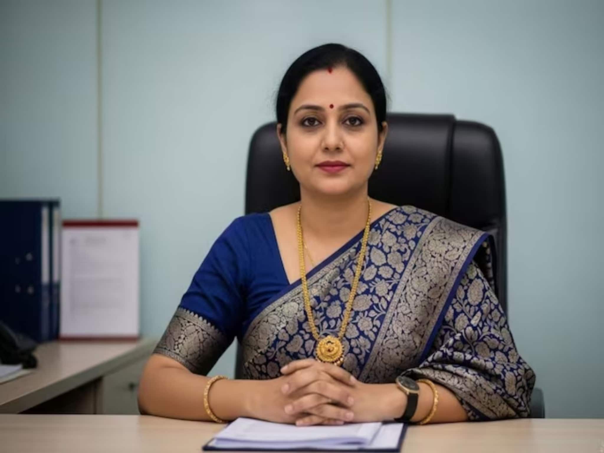 UPSC Lateral Entry Eligibility: UPSC পরীক্ষা না দিয়েই ‘IAS অফিসার’ হওয়া যায়? ‘ল‍্যাটারাল এন্ট্রি’ কীভাবে হয় জানেন? ৯৯% লোকজনই জানেন না