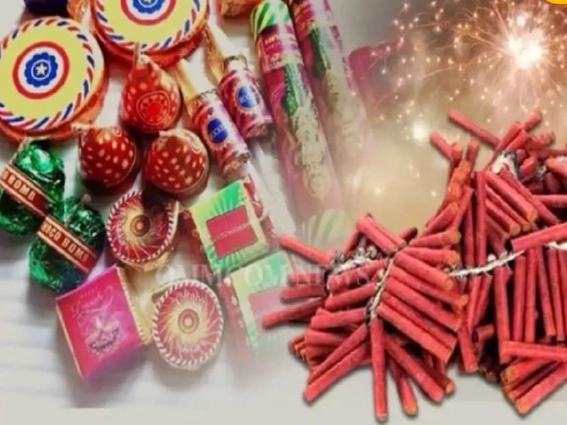  কিন্তু সব বাজিতেই তো তাকে একই জিনিস, সেই বারুদ। তাহলে বাকি সব বাজি মাটিতে ফাটলেও, রকেট কীভাবে অভিকর্ষের টান উপেক্ষা করে উড়ে যায় আকাশে। কখনও ভেবে দেখেছেন? এর পেছনে রয়েছে বিজ্ঞানের আশ্চর্য কীর্তি।