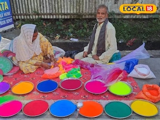 দীপাবলির আগে রঙ্গোলি বেচতে শহরে হাজির উত্তরপ্রদেশের দম্পতি! কত করে বিক্রি হচ্ছে জানুন