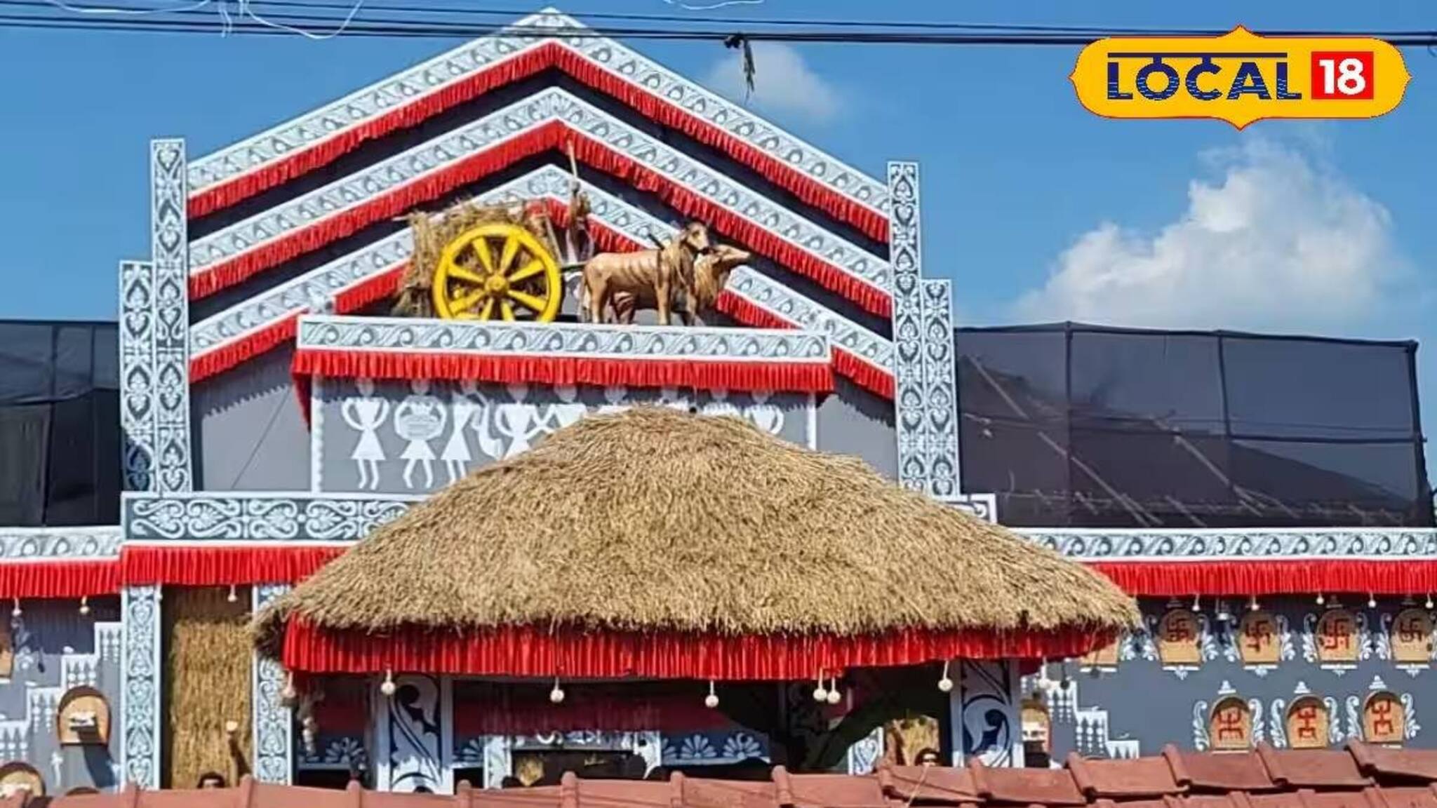 মাটির ঘর থেকে দালানে দুর্গাপুজো! গ্রামবাংলা থিমে চোখধাঁধানো মণ্ডপ উস্কে দিচ্ছে নস্টালজিয়া
