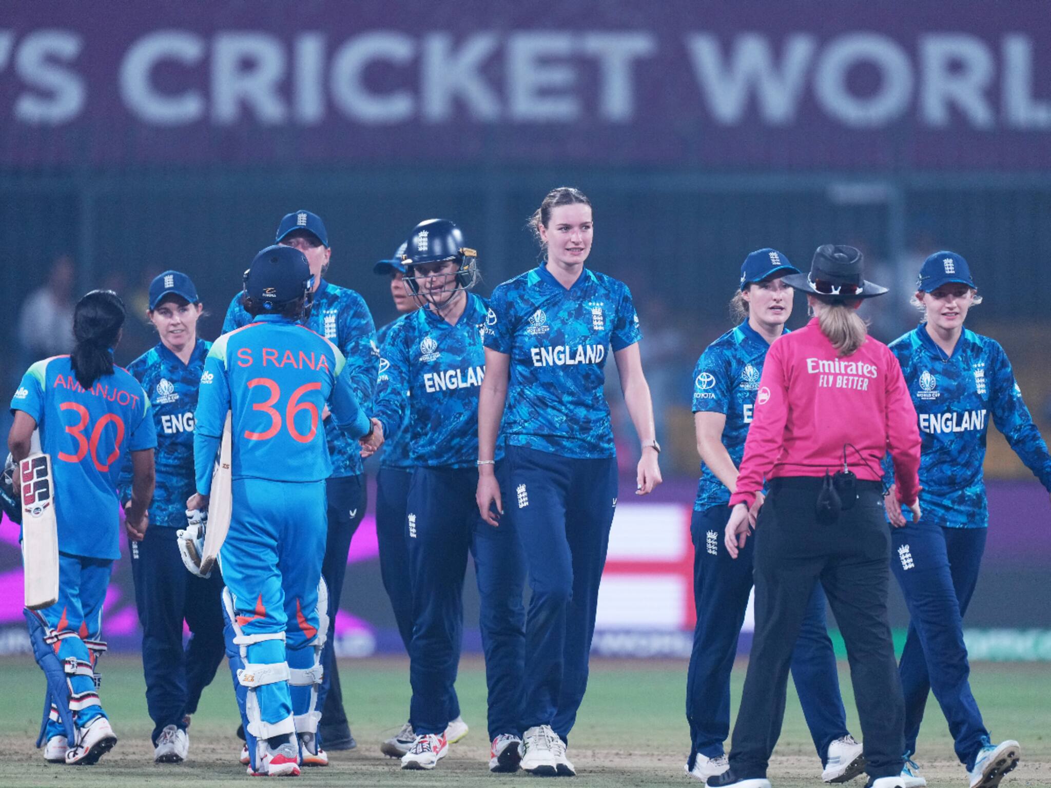 বিশ্বকাপে হারের হ্যাটট্রিক ভারতের! ফের তীরে এসে ডুবল তরী, সেমির দৌড়ে কোণঠাসা হরমনরা