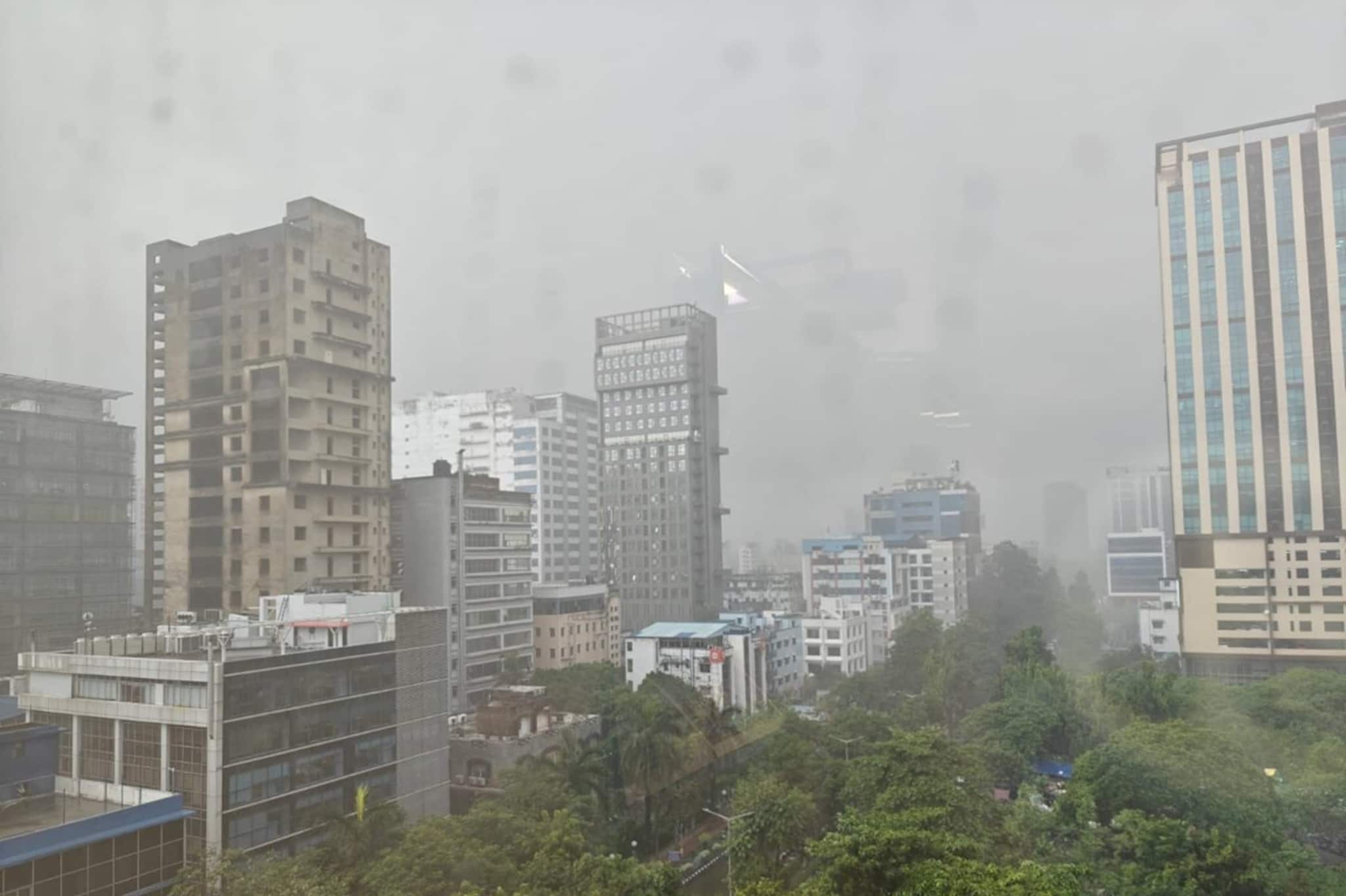 West Bengal Weather Update: দুর্বল ‘মন্থা’, তবে নিম্নচাপের বৃষ্টি চলবে বঙ্গে, আগামী ক’দিন আবহাওয়া কেমন থাকবে? West Bengal Weather Update: দুর্বল ‘মন্থা’, তবে নিম্নচাপের বৃষ্টি চলবে বঙ্গে, আগামী ক’দিন আবহাওয়া কেমন থাকবে?