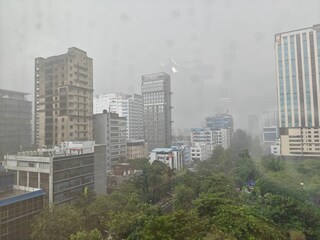 দুর্বল ‘মন্থা’, তবে নিম্নচাপের বৃষ্টি চলবে বঙ্গে