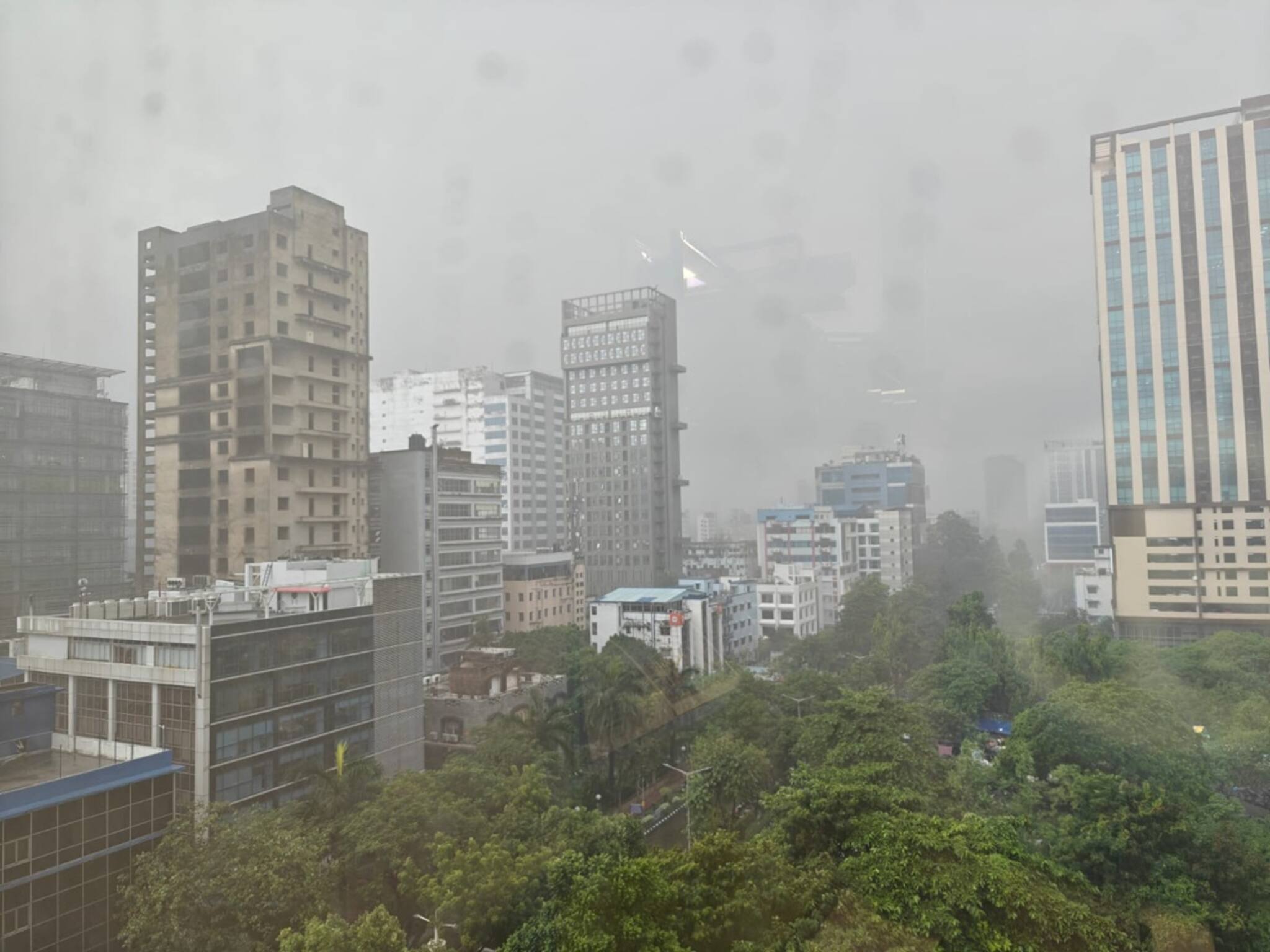 West Bengal Weather Update: দুর্বল ‘মন্থা’, তবে নিম্নচাপের বৃষ্টি চলবে বঙ্গে, আগামী ক’দিন আবহাওয়া কেমন থাকবে?