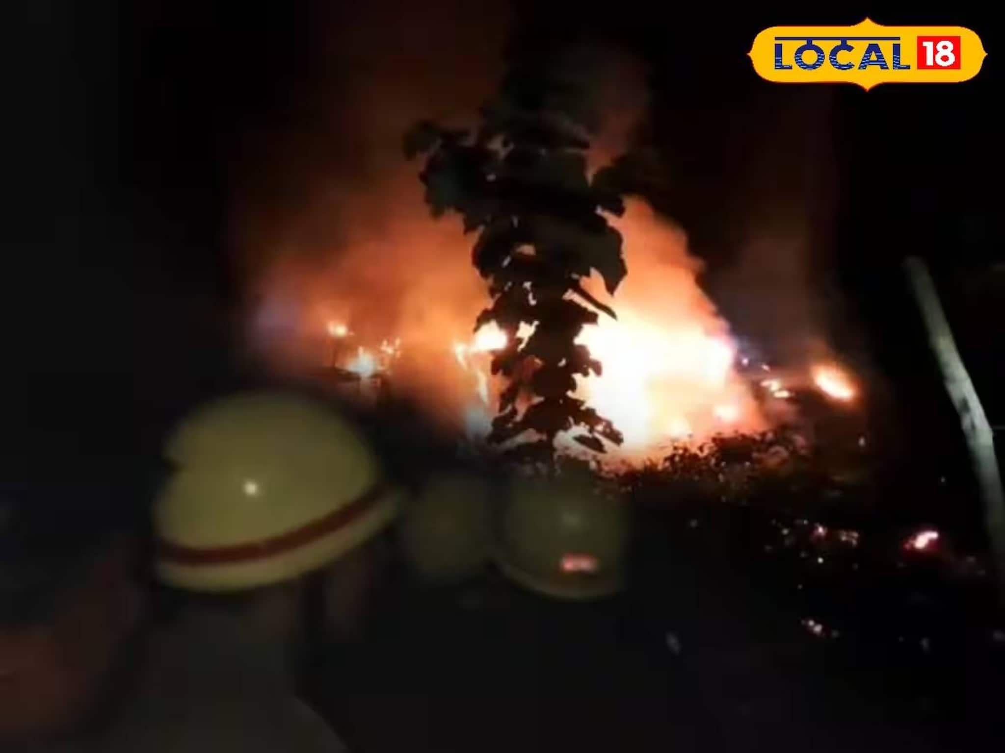 কালীপুজোর রাতে পুড়ে ছাই হয়ে গেল বাড়ি! বিধ্বংসী অগ্নিকাণ্ডে ২ পরিবারের সর্বনাশ