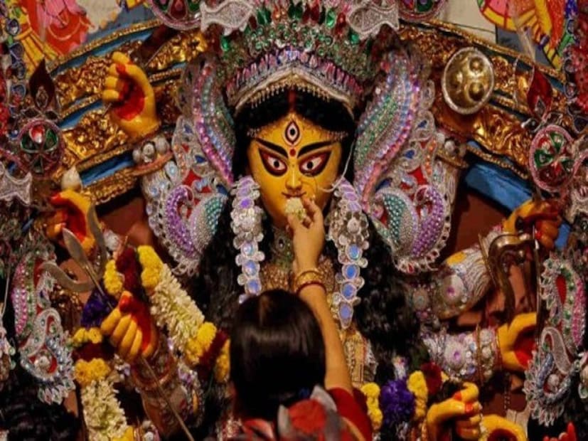 কোনওরকম পোড়া খাবার, টক খাবার এবং তিতো খাবার গ্রহণ করবেন না বিজয়া দশমীর পুণ্যতিথিতে৷ 