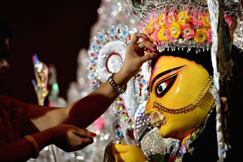  থোড়, মোচা, বেগুন, শিম, মটরশুঁটি, বরবটি, লাউয়ের মতো সবজি দশমী তিথিতে গ্রহণ করা নিষিদ্ধ বলে মনে করা হয়৷