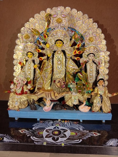 আগামী বছর দেবীর আগমন ঘোটকে৷ তার ফল ছত্রভঙ্গ৷ দশভুজার গমন নৌকায়৷ ফল, বন্যা৷