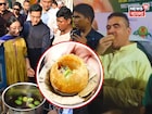রাজনীতিতে 'ফুচকা'..! অষ্টমীতে মেয়ের সঙ্গে ফুচকা খেলেন অভিষেক, ভাসানে শালপাতা হাতে শুভেন্দু