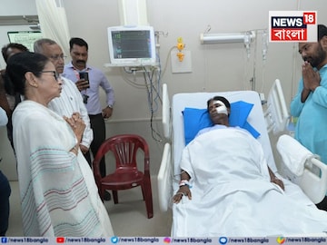 বিজেপি সাংসদ খগেন মুর্মুকে দেখতে হাসপাতালে তৃণমূলনেত্রী