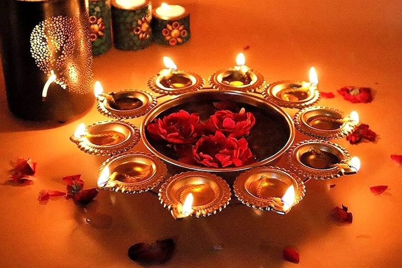  গুপ্তপ্রেস পঞ্জিকা অনুযায়ী ভূত চতুর্দশী তিথি শুরু হবে রবিবার দুপুর ১টা ৫২ মিনিট ৪০ সেকেন্ডে। থাকবে সোমবার দুপুর ২টো ৫৫ মিনিট ৫৫ সেকেন্ড পর্যন্ত।